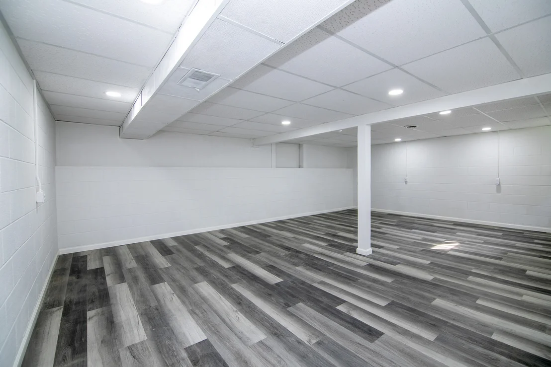 Photo of 654 W River Street