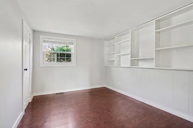 Photo of 1355 Devonshire Lane