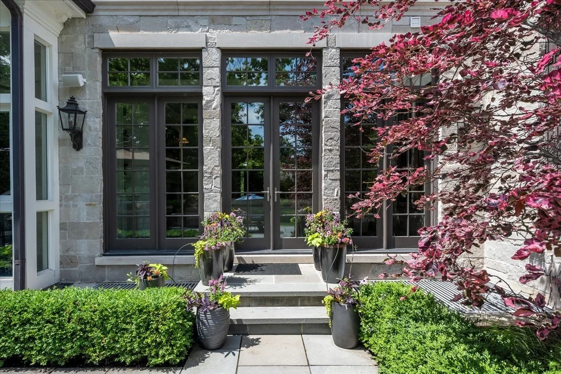 Photo of 677 Sheridan Road