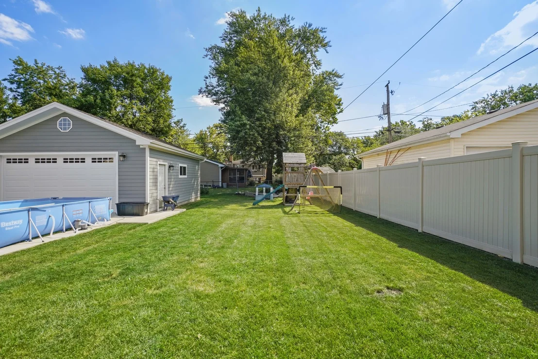 Photo of 421 Vassar Lane