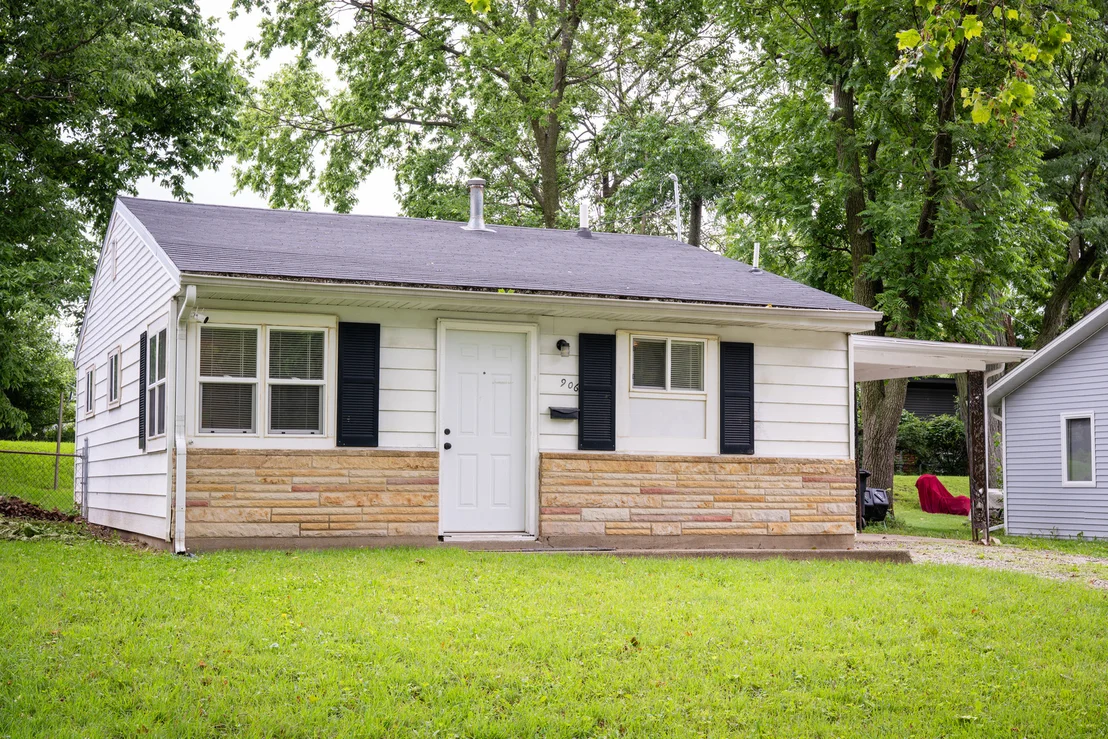 Photo of 906 N Division Avenue