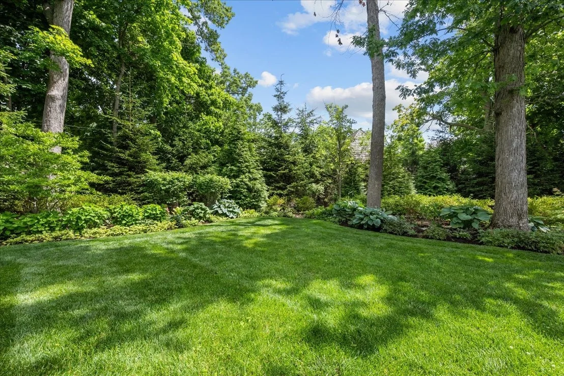 Photo of 677 Sheridan Road