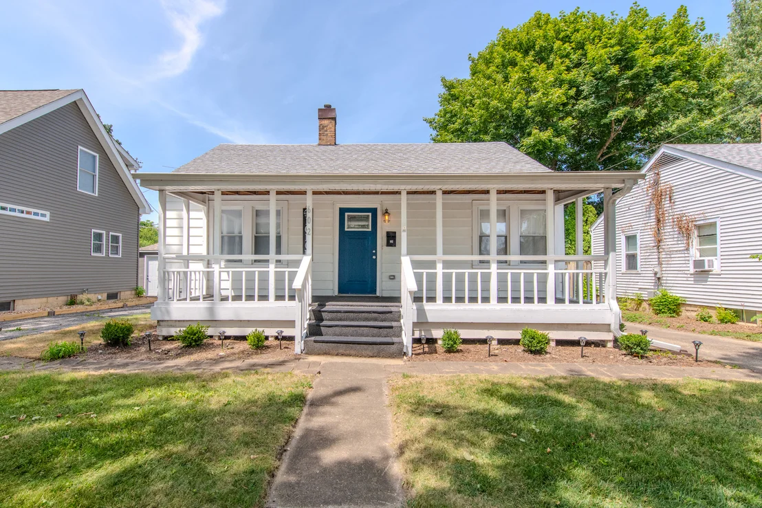 Photo of 602 Armstrong Street