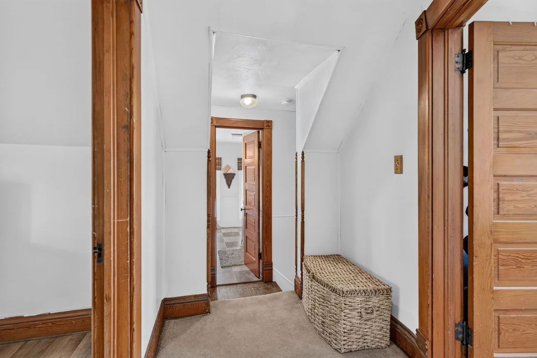 Photo of 105 N Main St