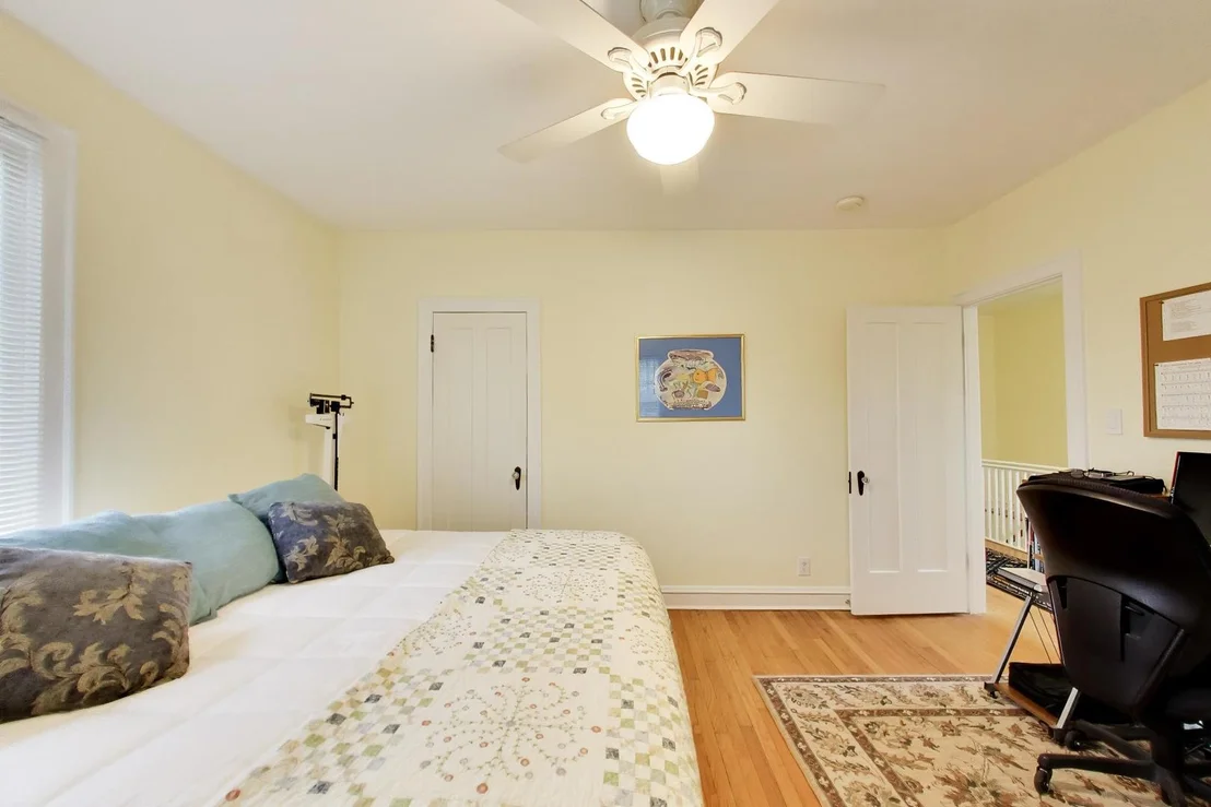 Photo of 940 W Grant Drive