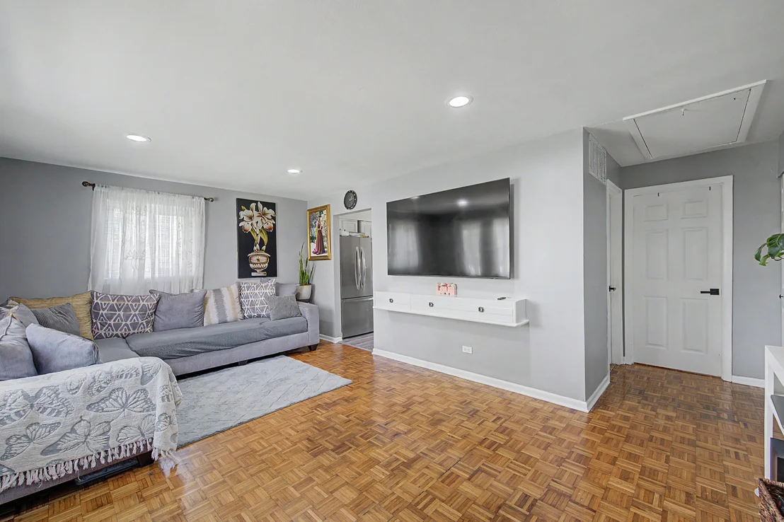 Photo of Unit A at 813 Valley Stream Drive