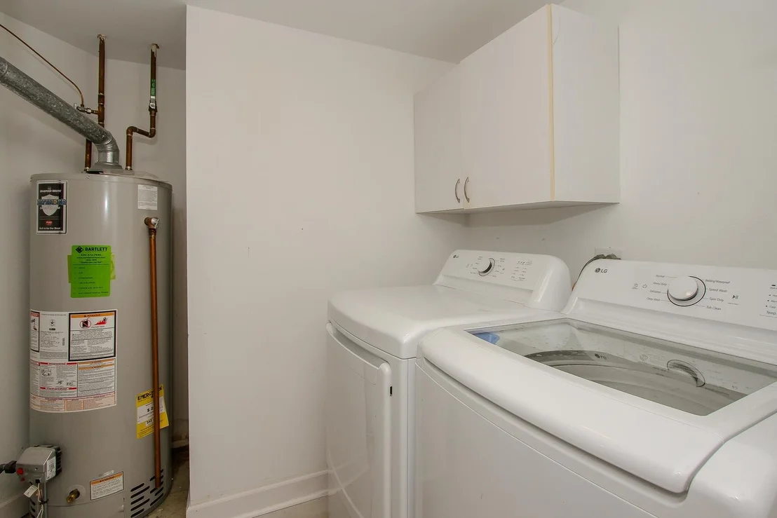 Photo of Unit 1 at 446 Cromwell Circle