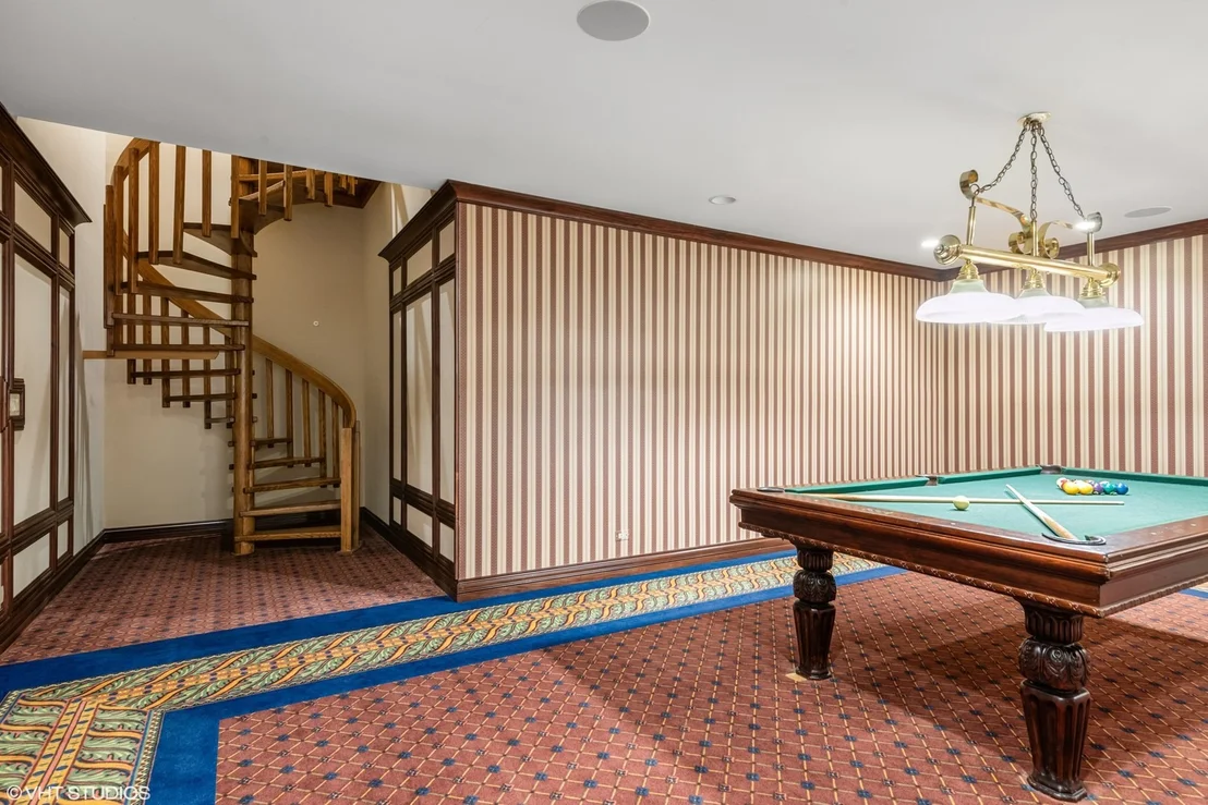 Photo of 560 Oak Knoll Road