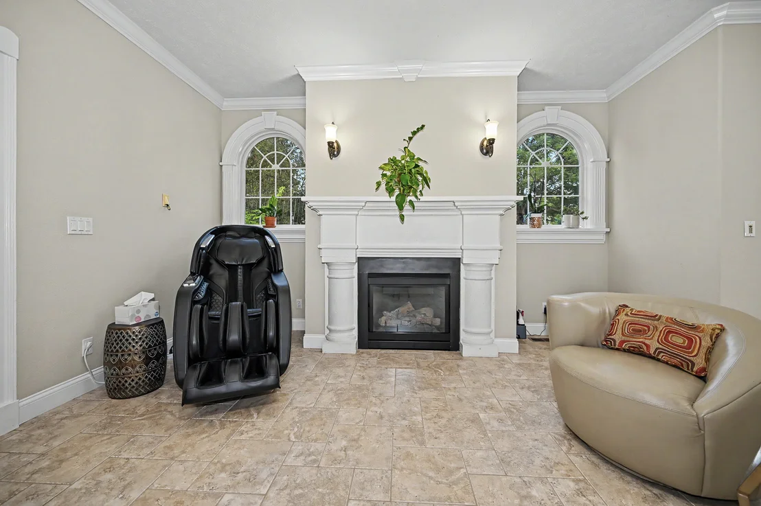 Photo of 18 Stonebrook Court