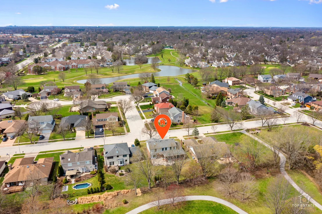 Photo of 225 Fairway Drive