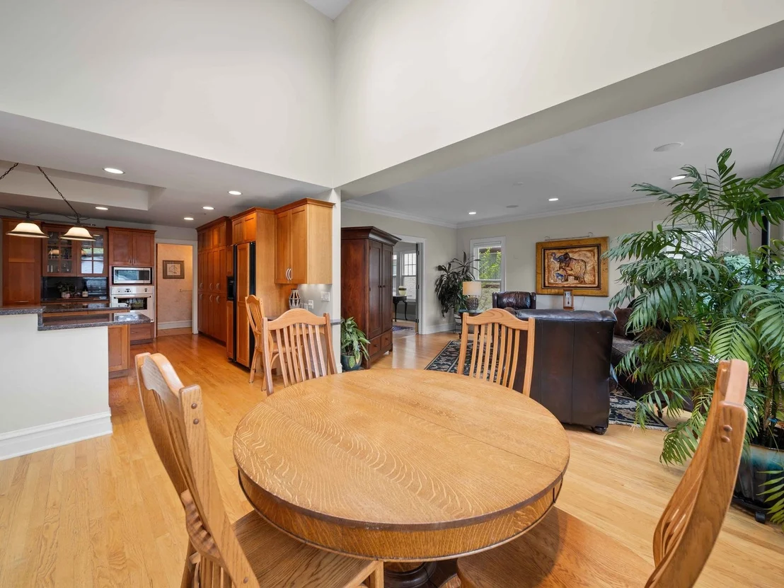 Photo of 1115 Forest Avenue