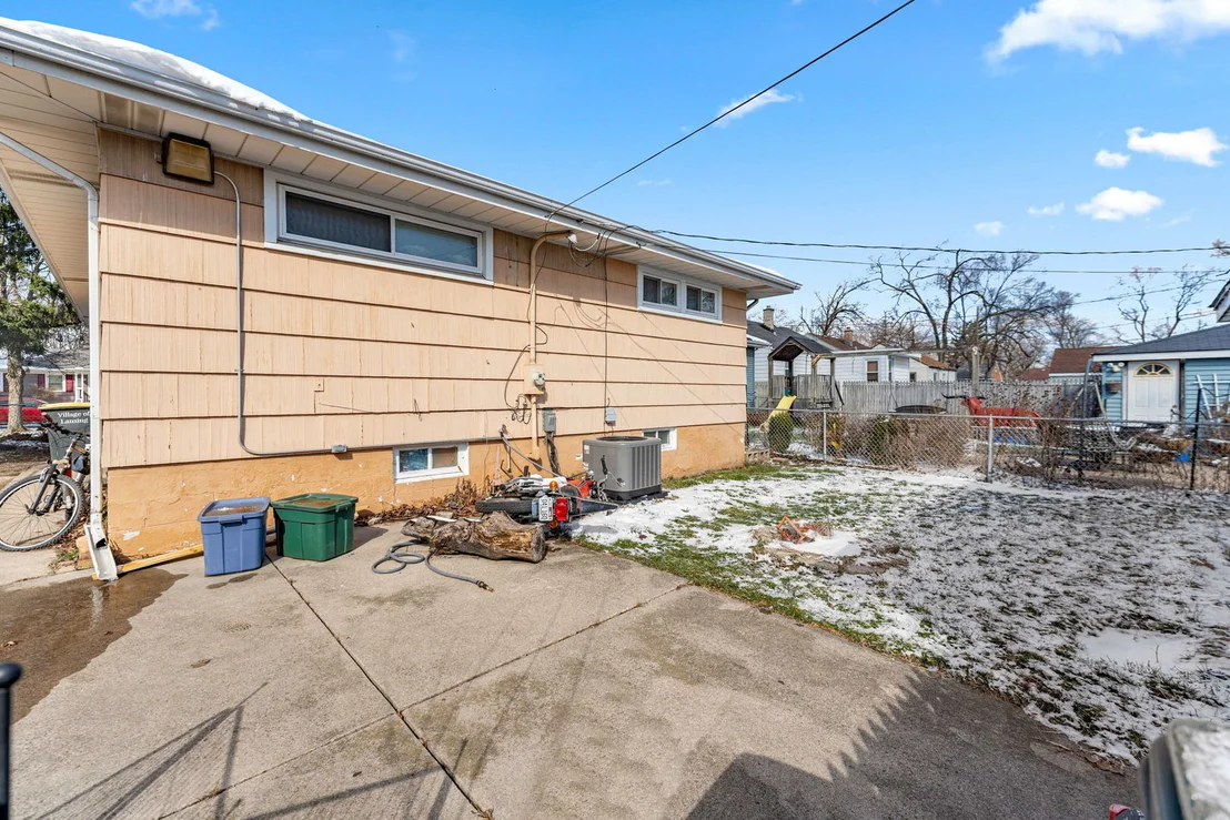 Photo of 17831 Community Street