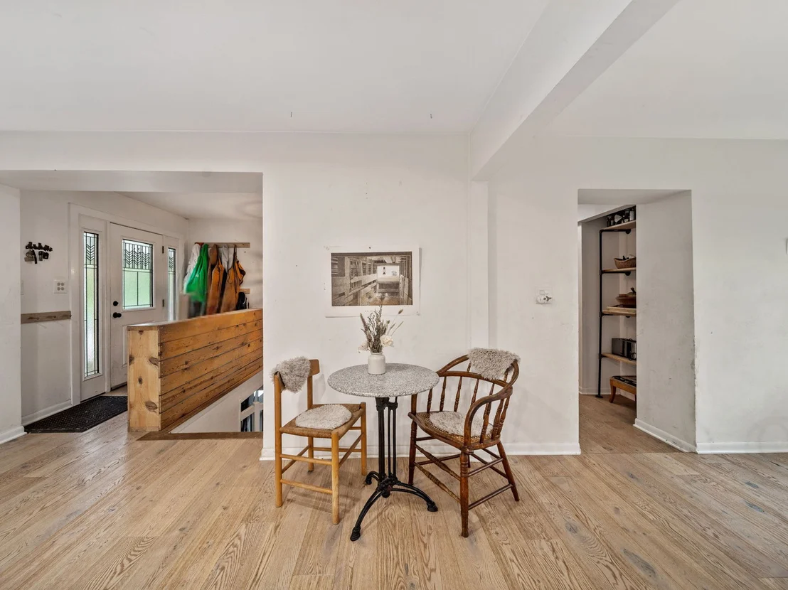 Photo of 1S655 Taylor Road
