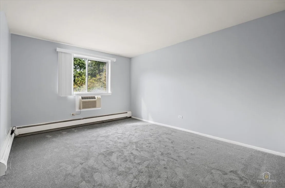 Photo of Unit 306 at 1500 Robin Circle