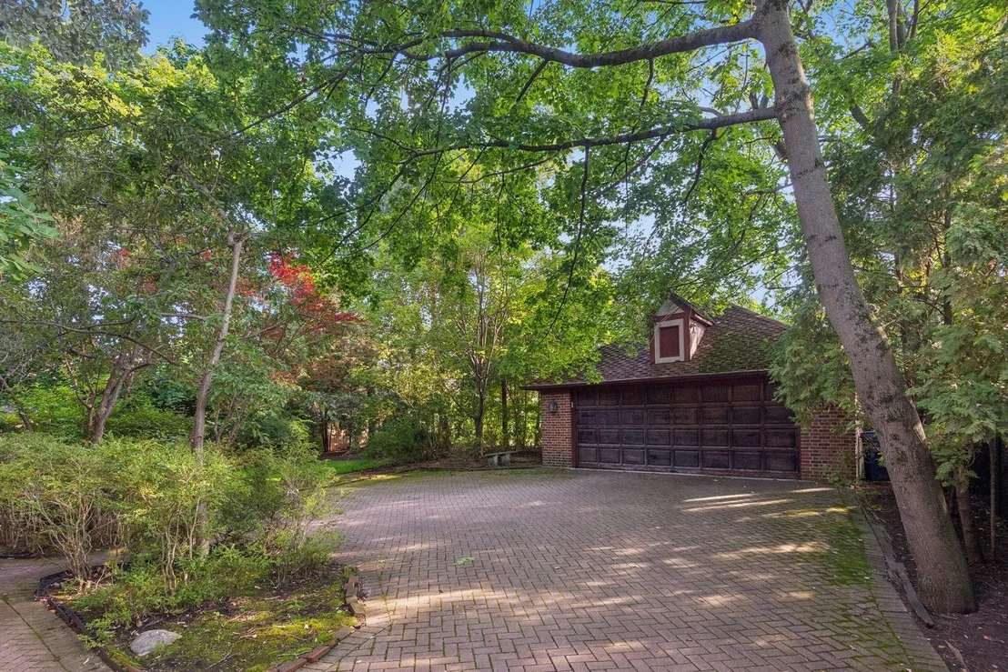 Photo of 770 Sheridan Road