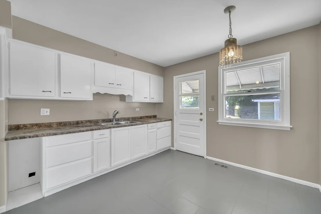 Photo of 10 N ADAMS Drive