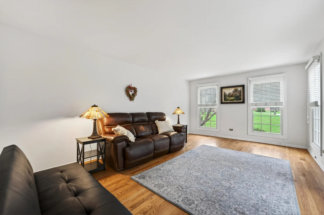 Photo of 1122 Creekside Drive