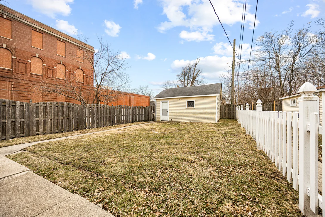 Photo of 101 W 113th Place