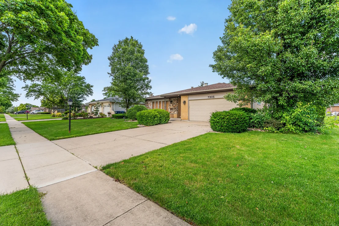 Photo of 7305 Summit Road