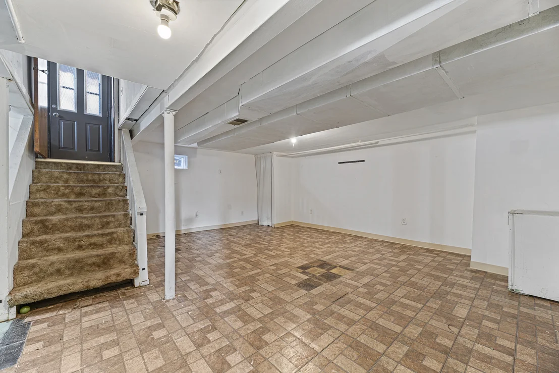 Photo of 17714 Burnham Avenue
