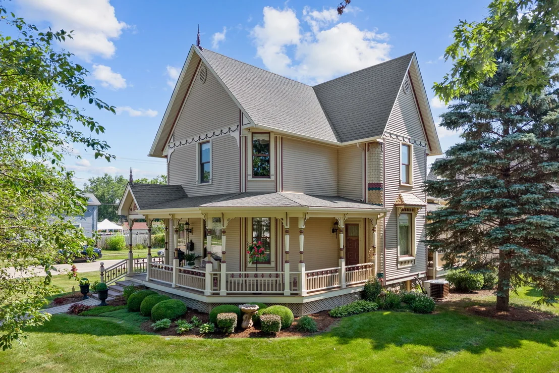 Photo of 325 N State Street
