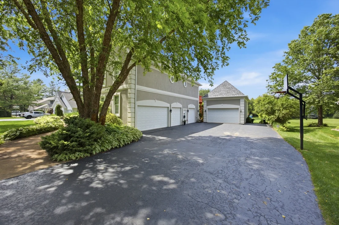 Photo of 2284 Cairnwell Drive