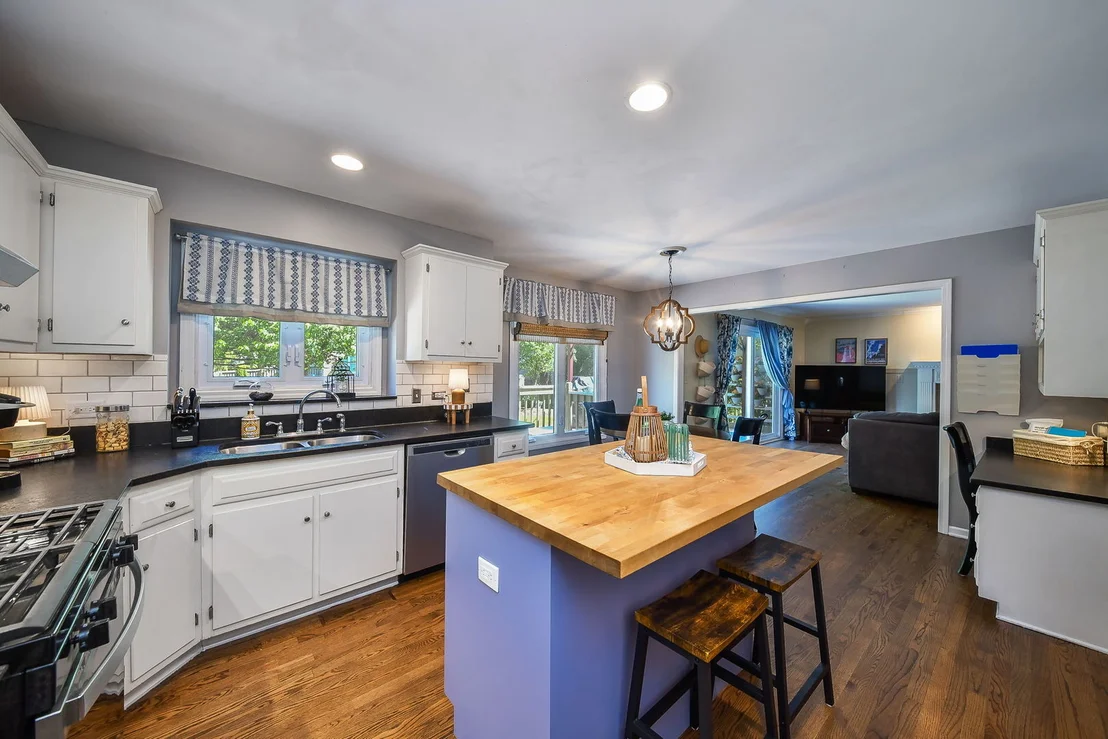 Photo of 496 Waubonsee Circle