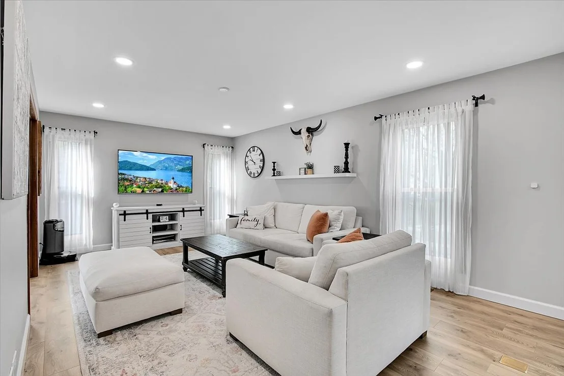 Photo of 1450 Canter Lane