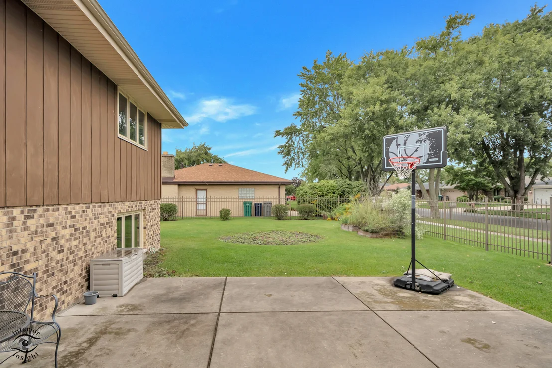 Photo of 7530 Hemlock Drive