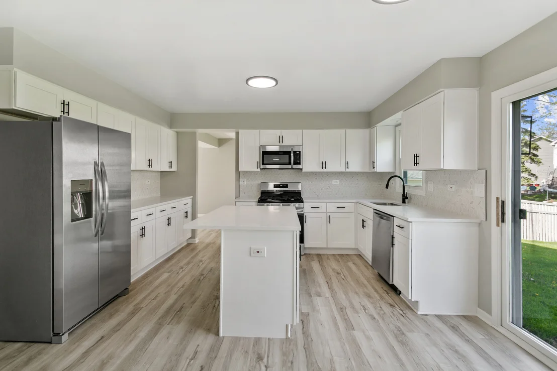 Photo of 731 Roaring Brook Lane