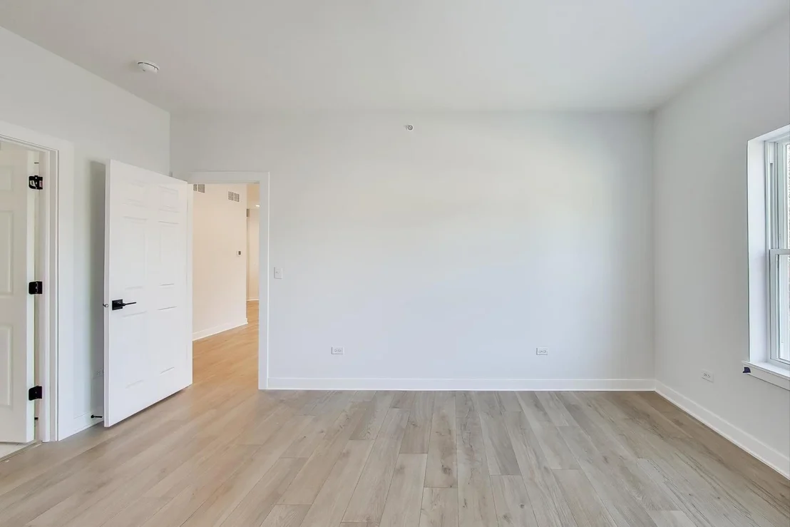 Photo of 894 N Quentin Road