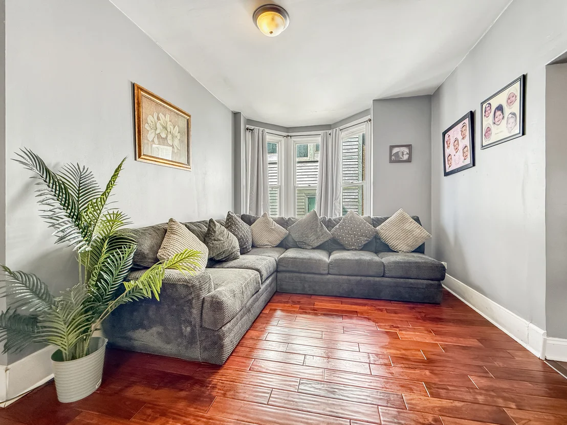 Photo of 311 Ryerson Avenue