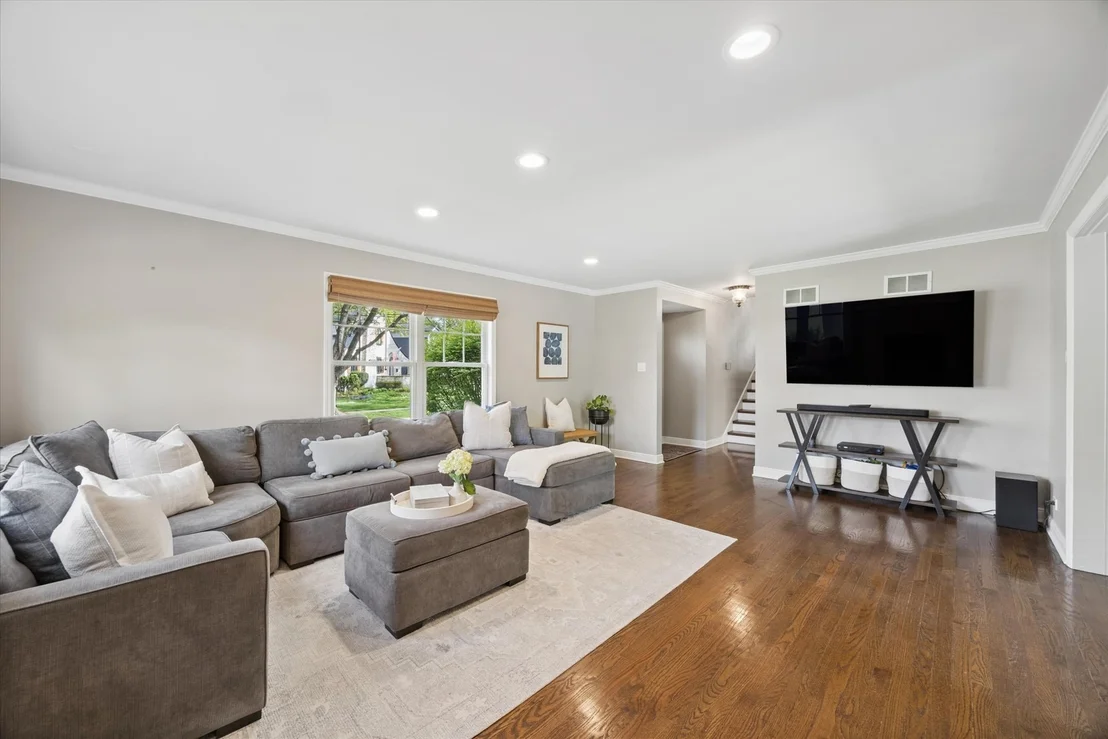 Photo of 258 Crest Road