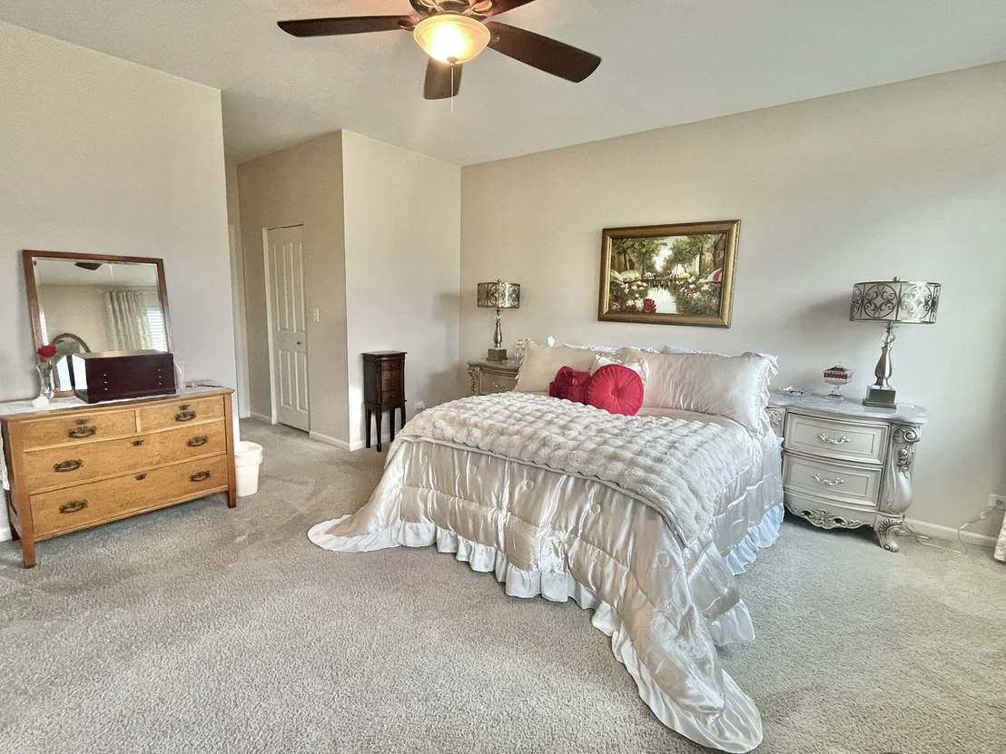 Photo of 1074 Chestnut Drive