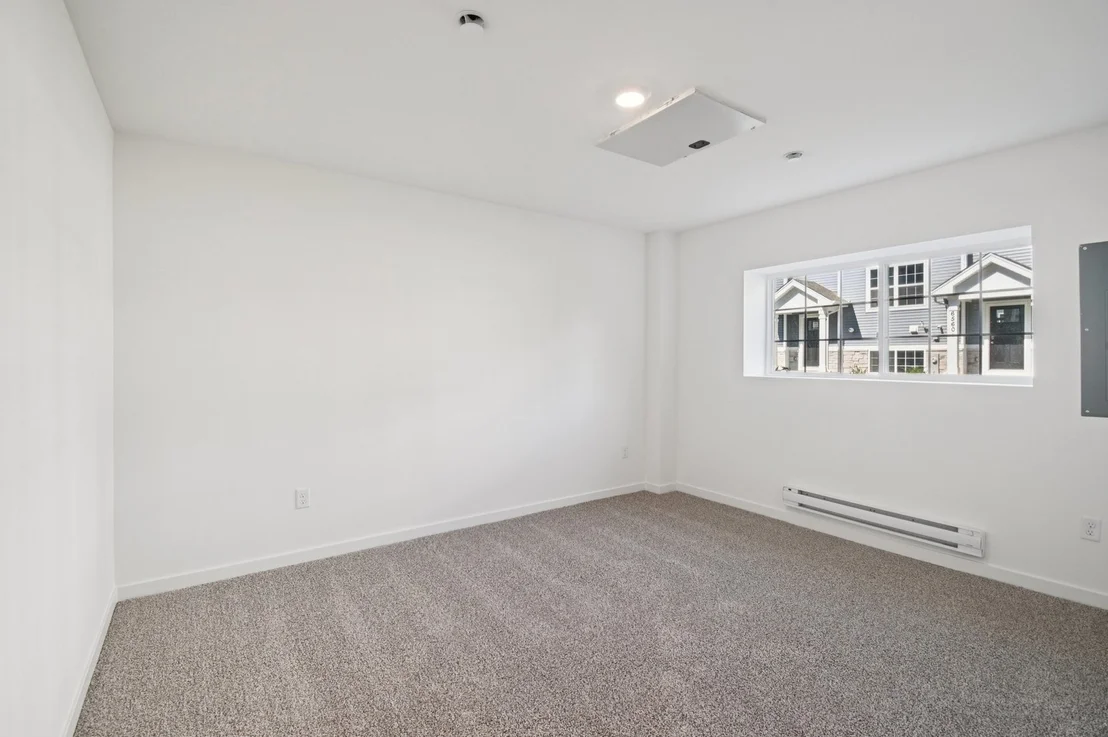 Photo of 1299 Foxglove Drive