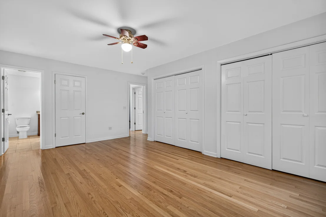 Photo of 2100 Stirling Road