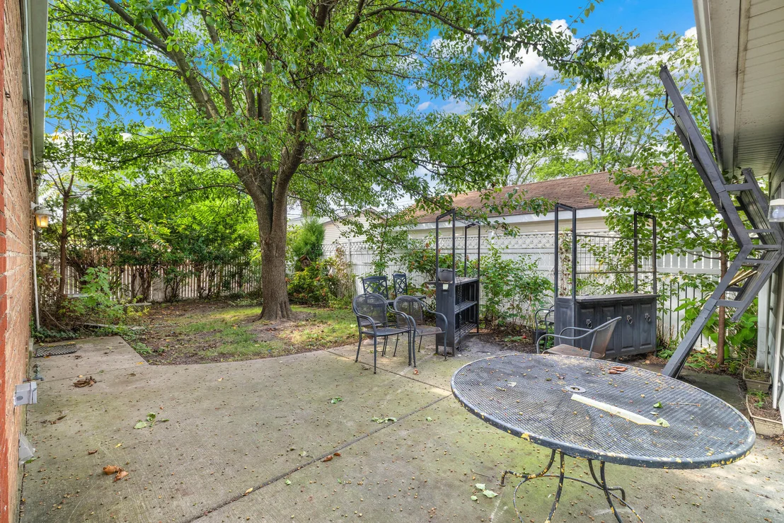 Photo of 17606 N Burnham Avenue