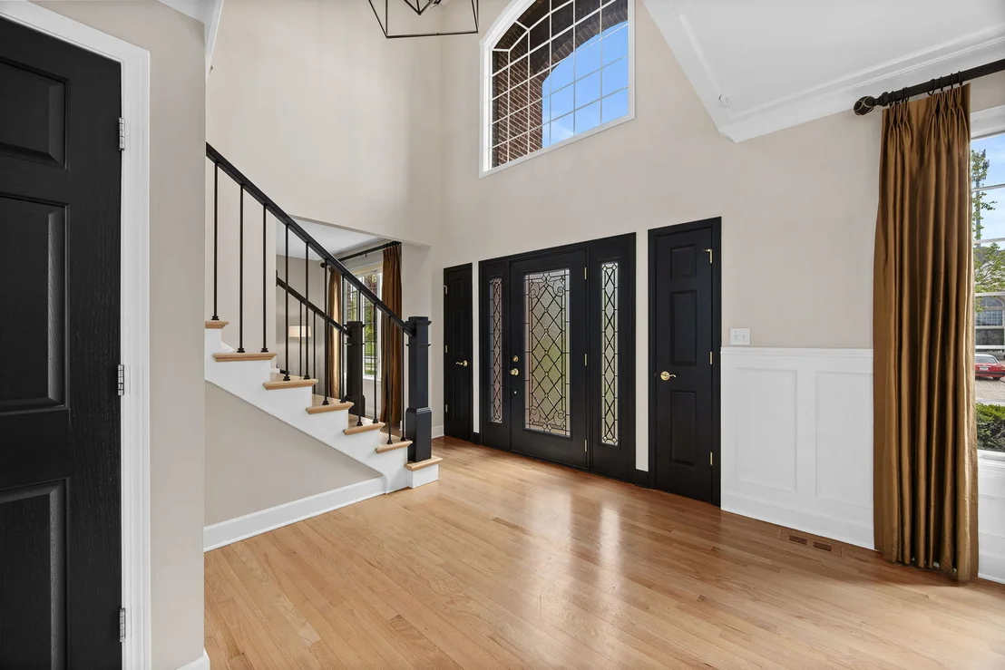 Photo of 1045 Hilltop Drive