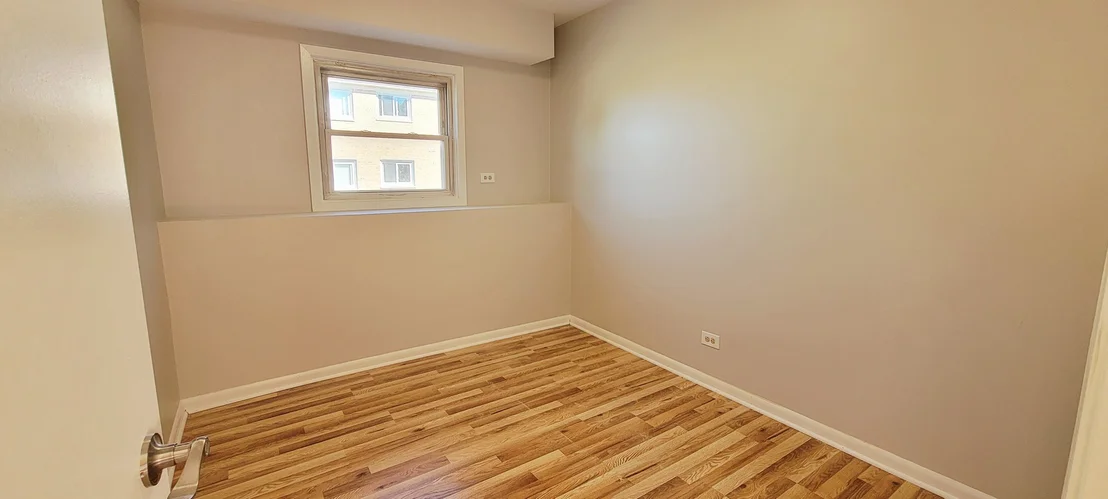 Photo of Unit 2W at 3810 Ruby Street