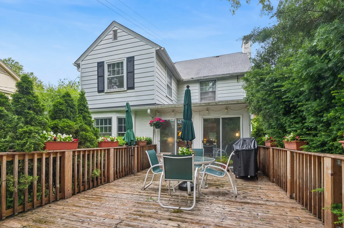 Photo of 3130 Thayer Street