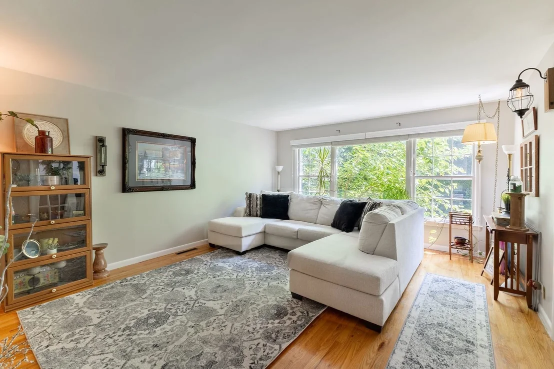 Photo of 4359 Lincoln Avenue