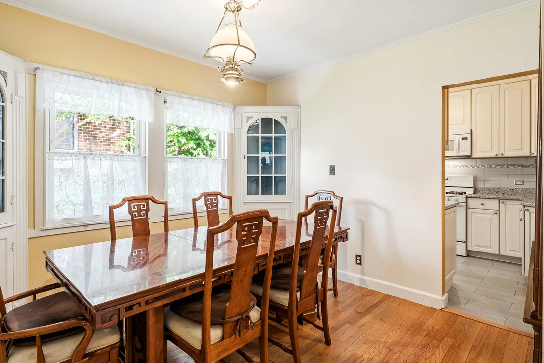 Photo of 389 Addison Road