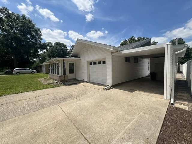 Photo of 405 Dodson Drive E