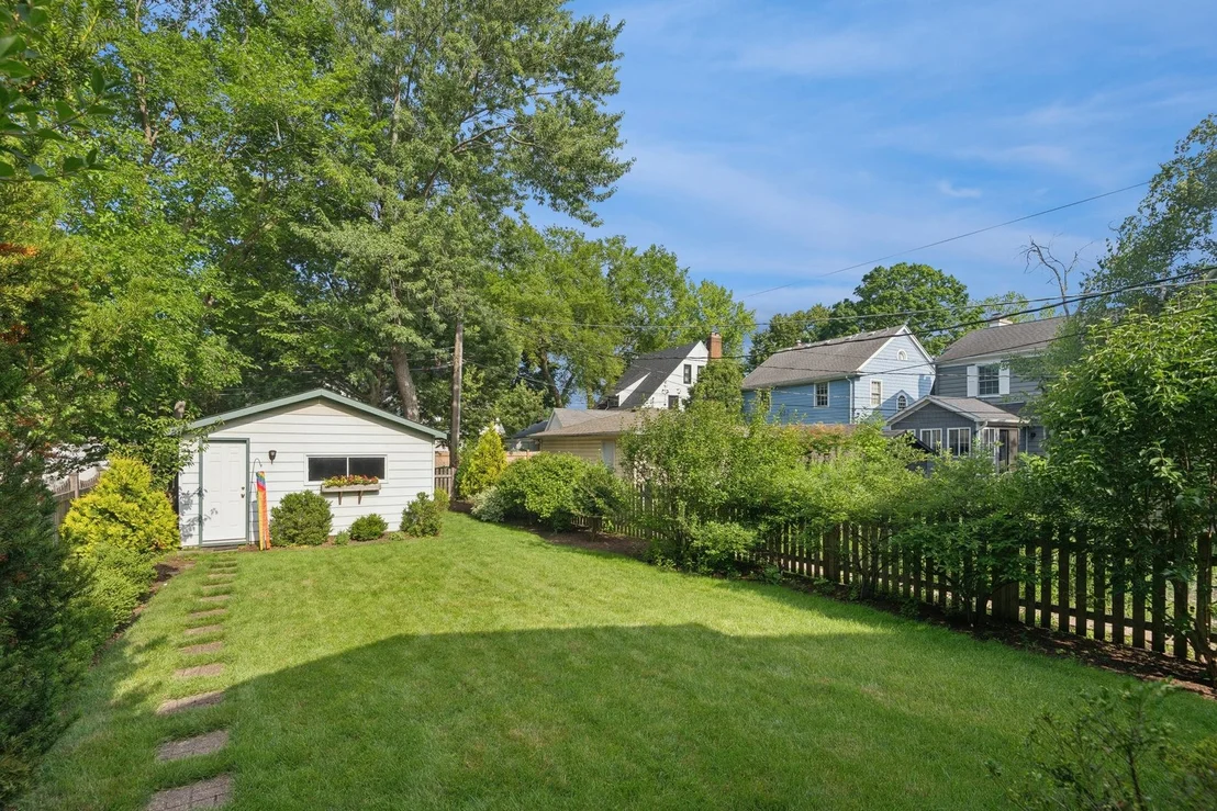 Photo of 2149 Hartrey Avenue