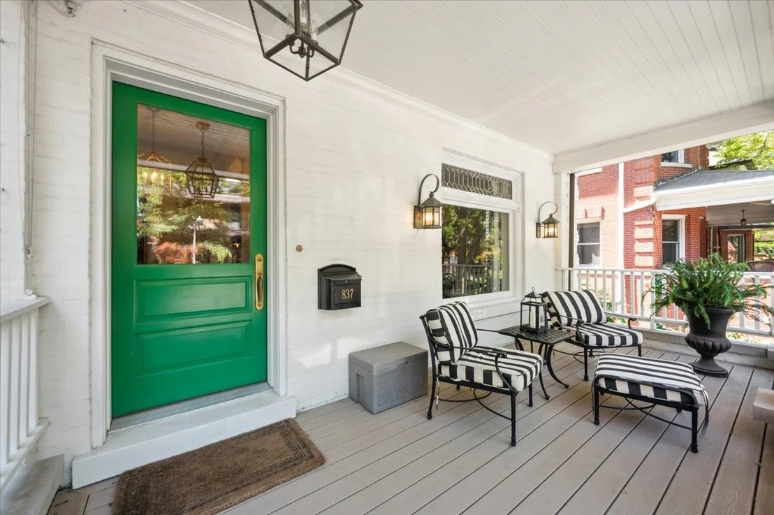 Photo of 837 W Junior Terrace