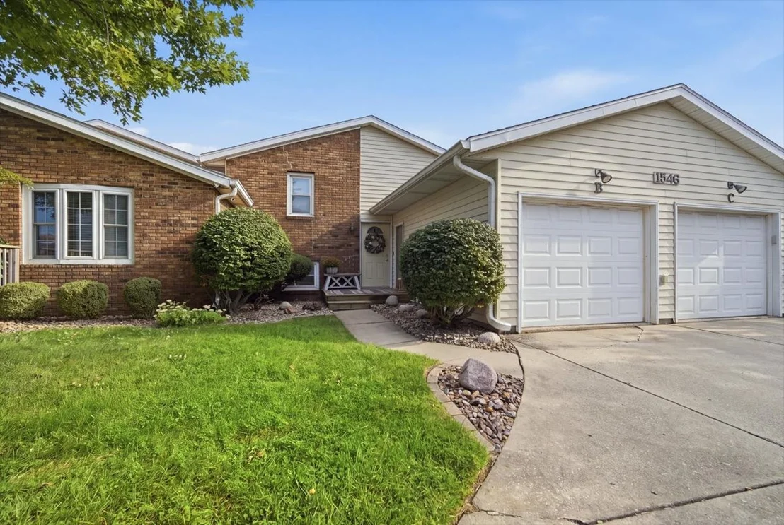 Photo of Unit B at 1546 Hunt Drive