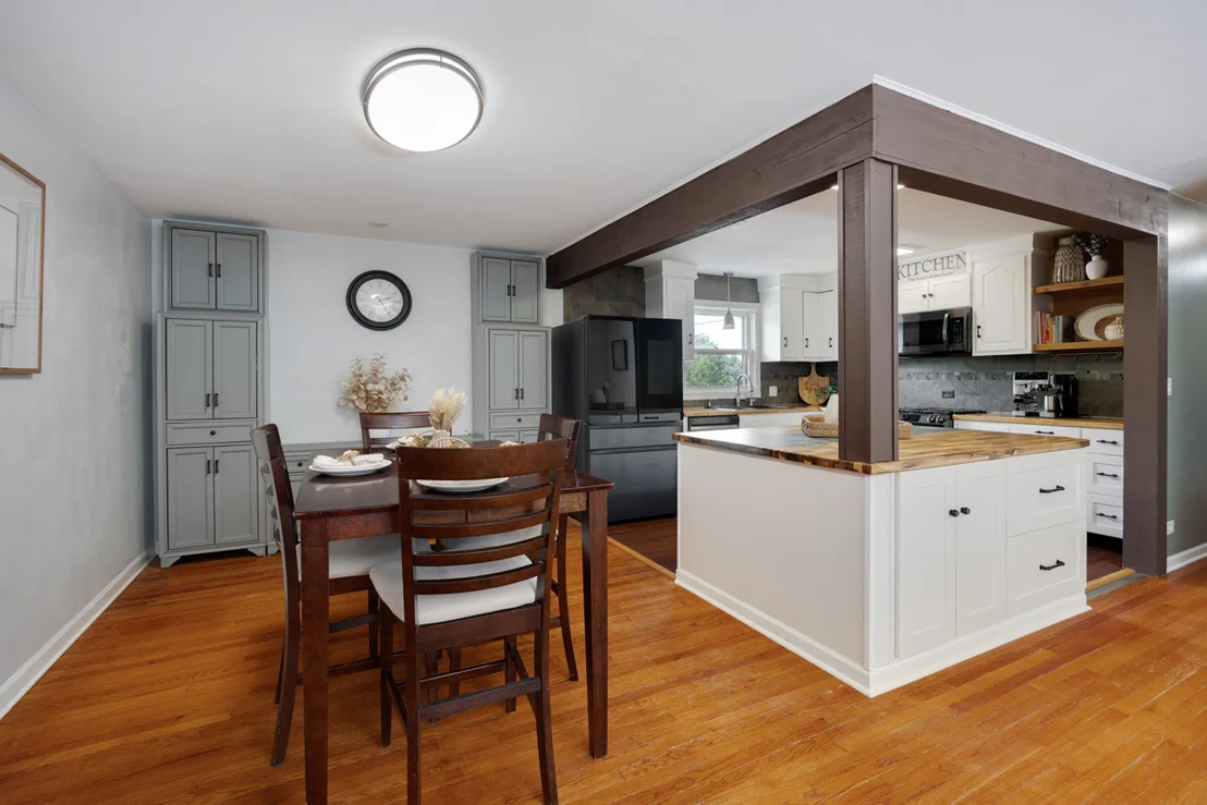 Photo of 703 Crestview Drive