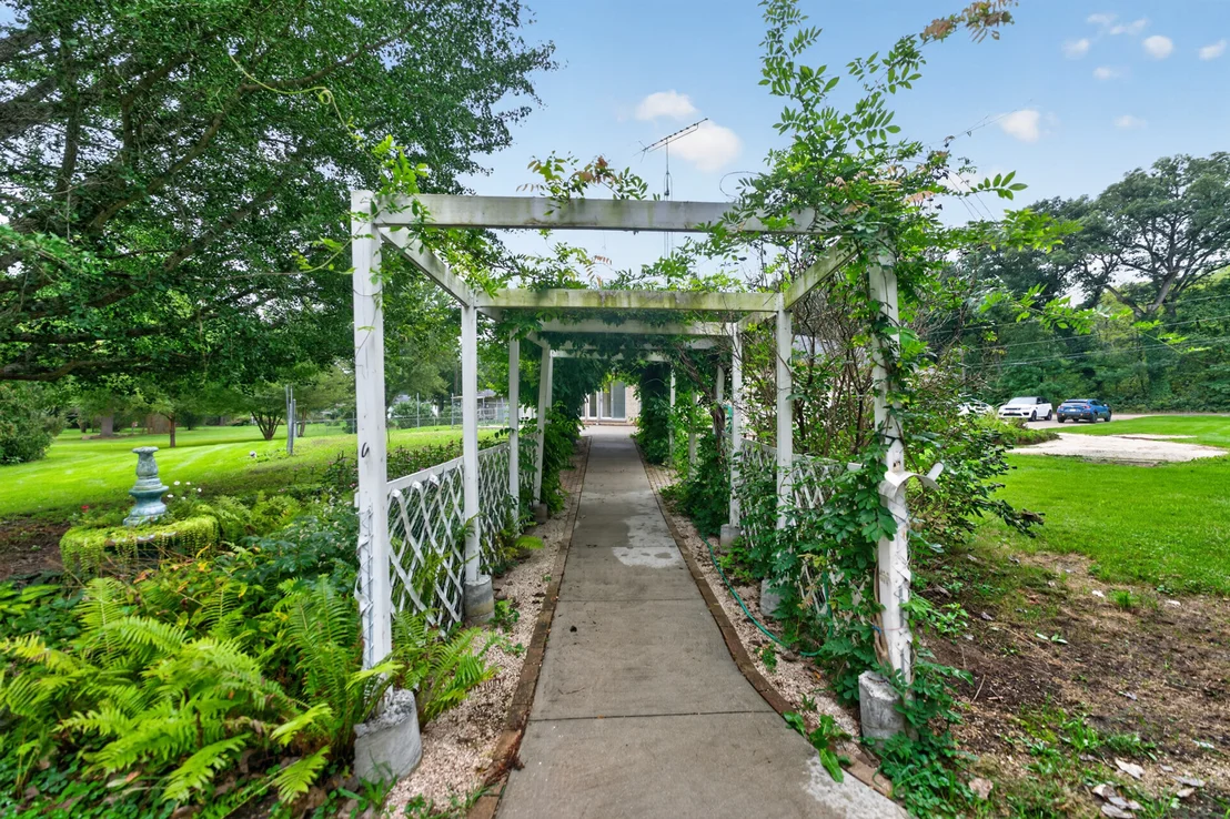 Photo of 32836 Genoa Road