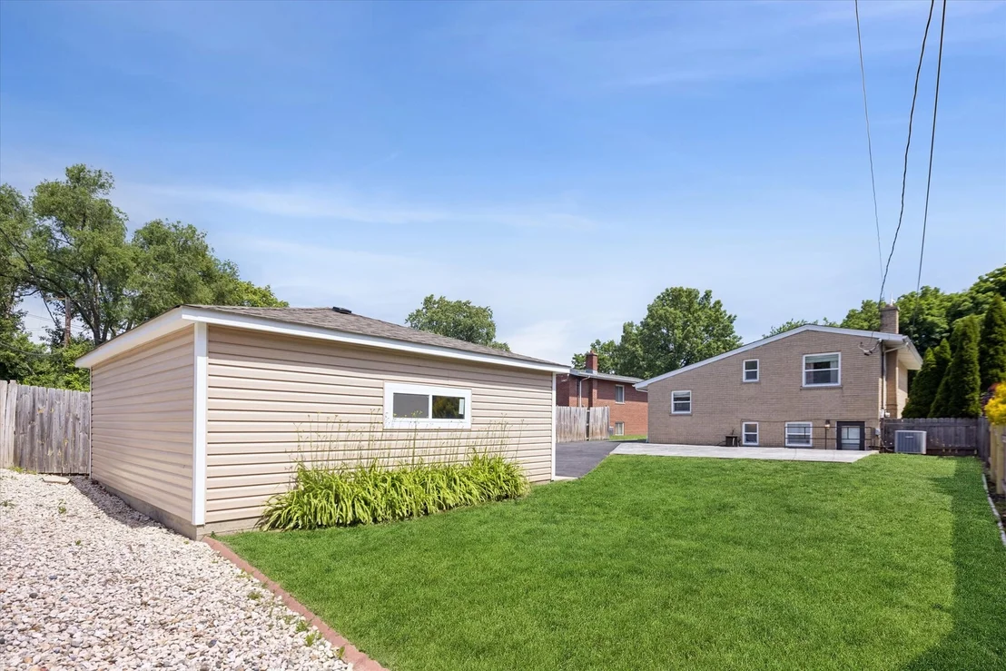 Photo of 408 W Commonwealth Lane
