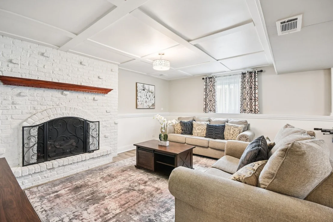 Photo of 941 W Army Trail Boulevard